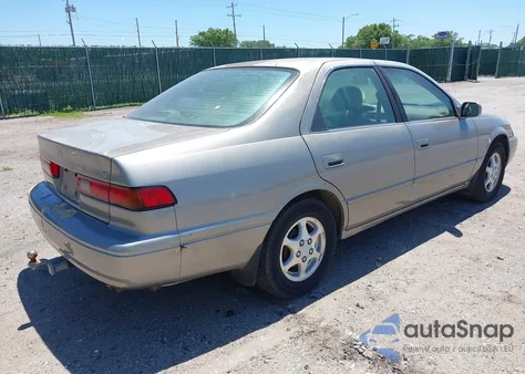 1997 Toyota Camry Ce/Le/Xle from USA, damaged, VIN 4T1BG22K4VU063869